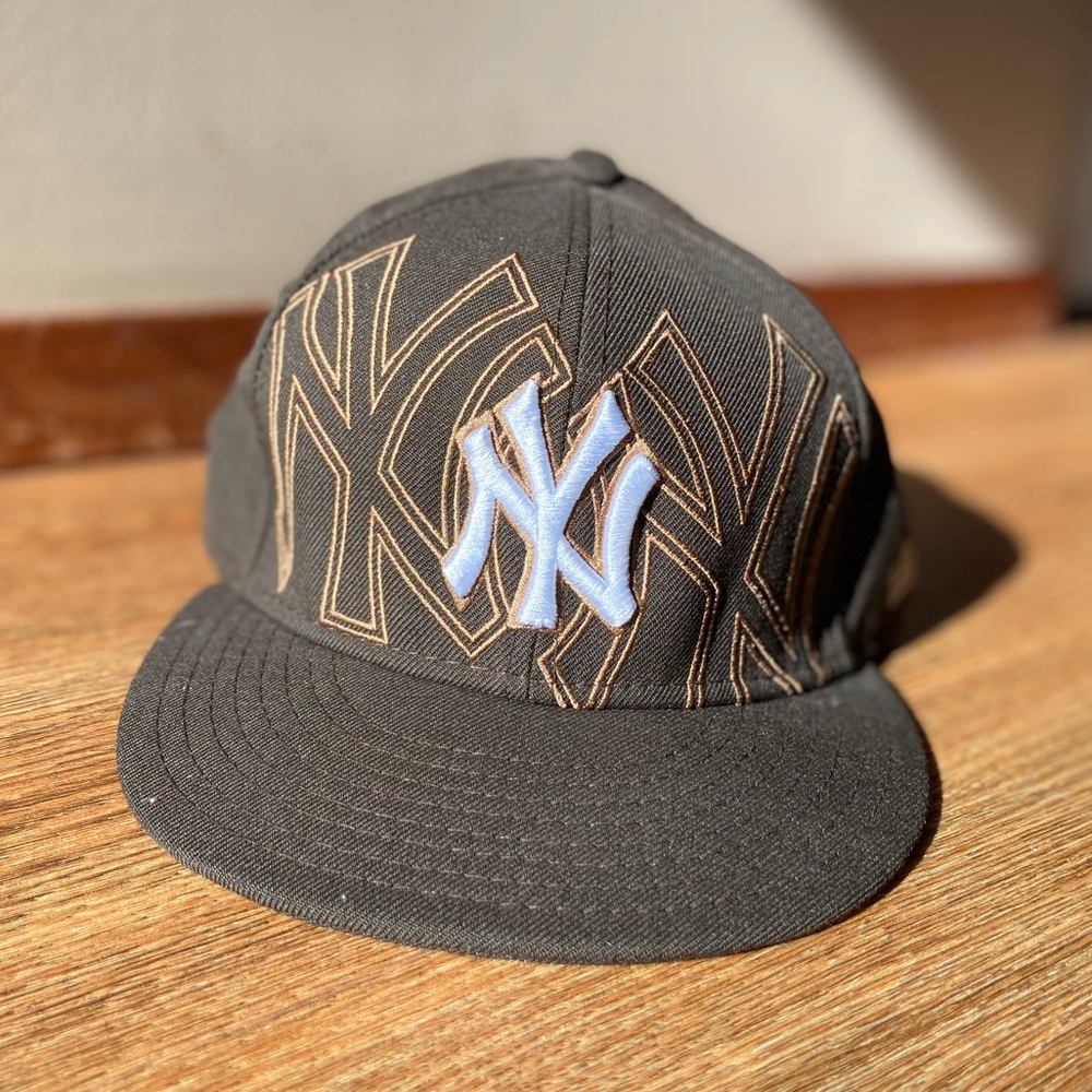 *Genuine Merchandise* NYY Fitted Hat